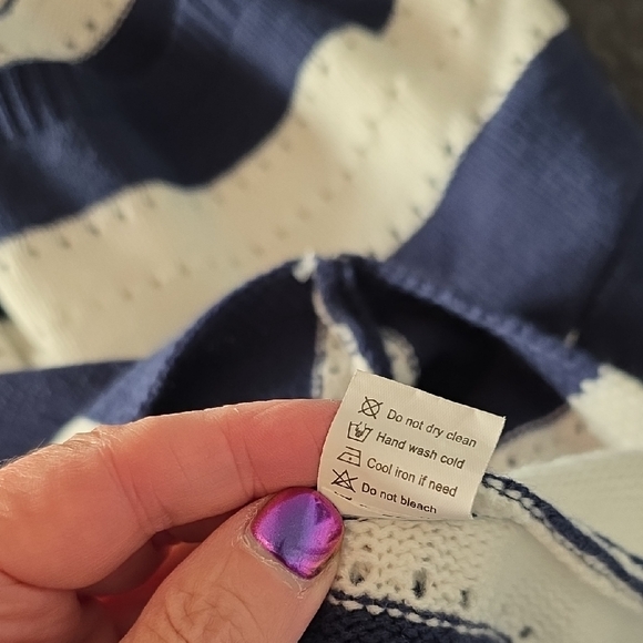 NWOT Cozy V-Neck Navy and White Striped Sweater - Picture 6 of 6